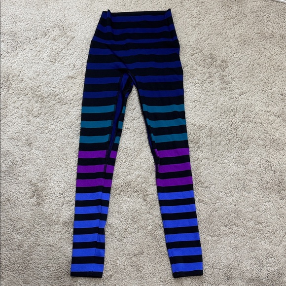 K-DEER Emmie Stripe Leggings Size XS Sneaker Length - Picture 3 of 8